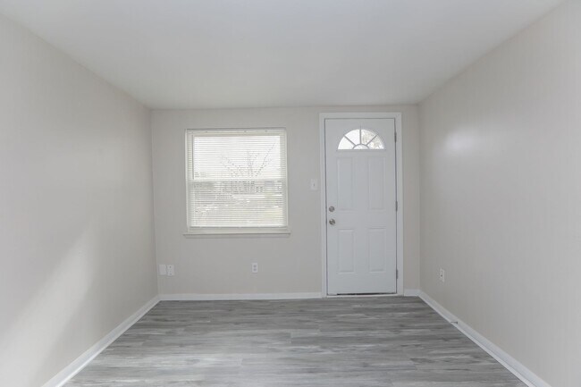 Foto del edificio - Bright, Updated & Prime Location!