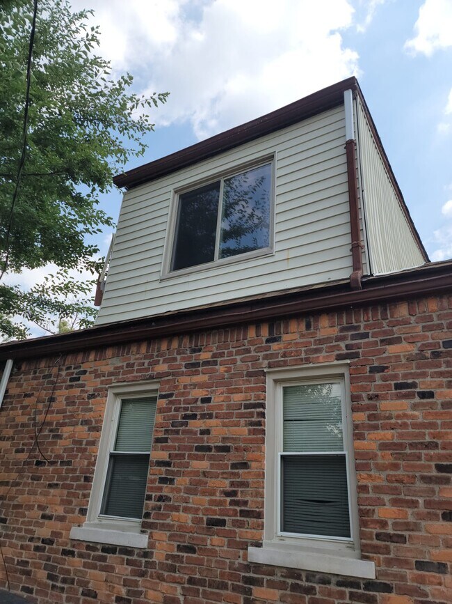 Building Photo - 17303 Murray Hill St