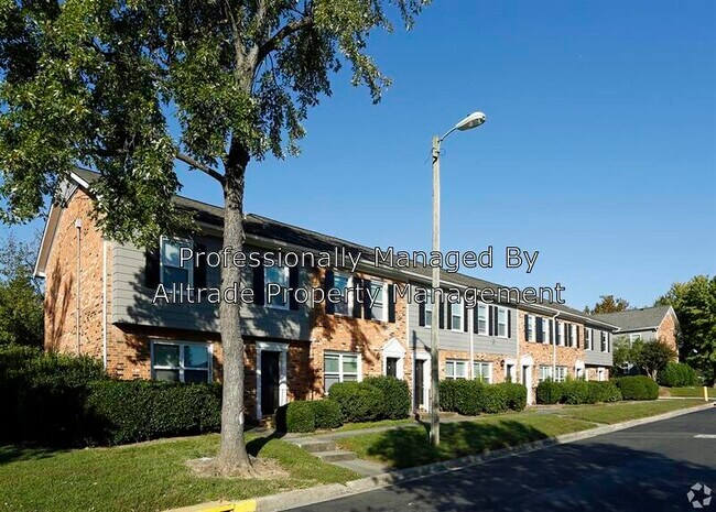 Foto del edificio - 225 Rippling Stream Rd