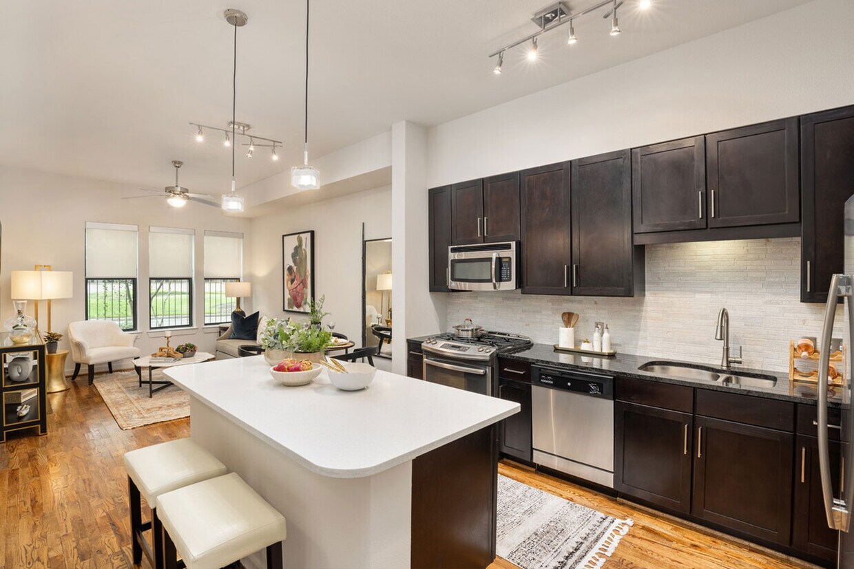 Foto principal - Upscale 1/1 Apt – Style, Comfort & Conveni...