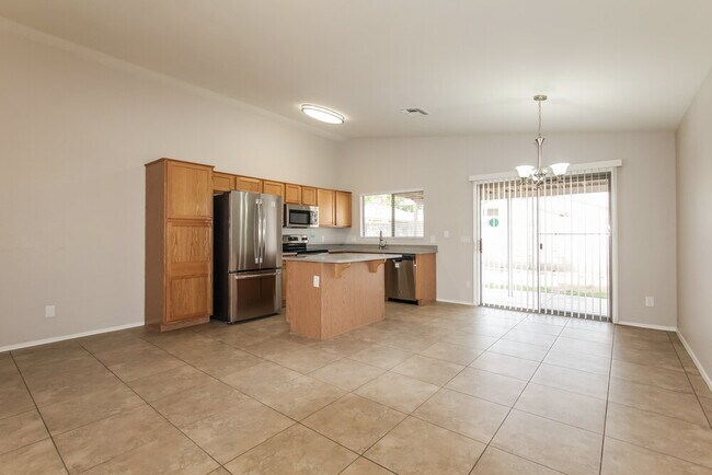 Building Photo - 8740 W Loma Ln