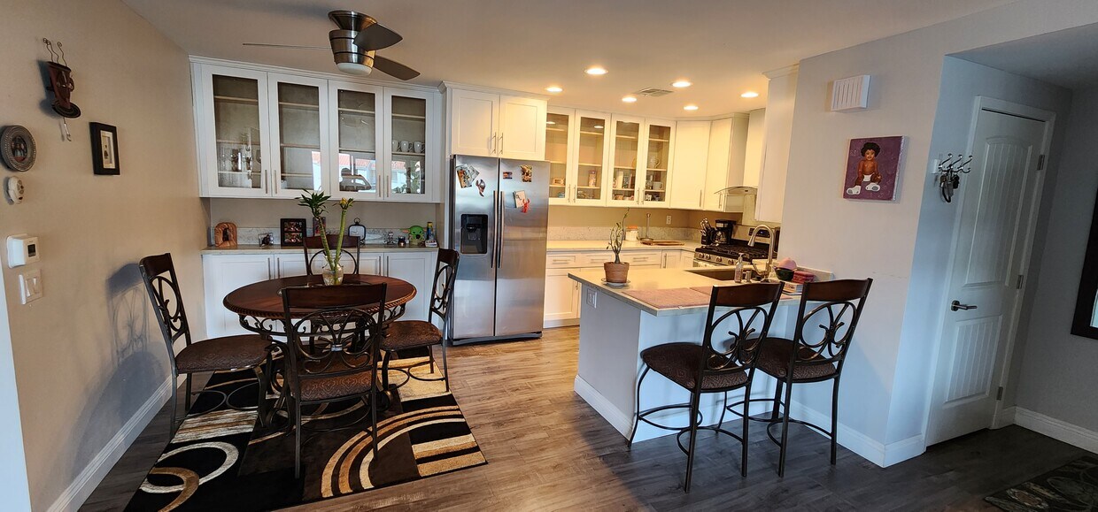 Dining & Kitchen - 24291 El Pilar