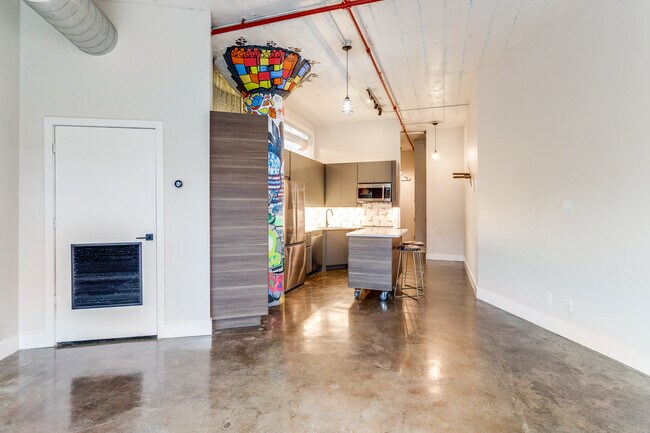 Foto del edificio - 2220 Canton St