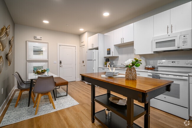 1BR, 1BA - 768SF - Acova Brentwood