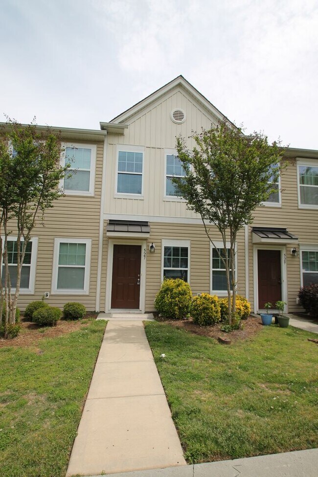 Foto del edificio - Exclusively Offered by MUSE REALTY, LLC