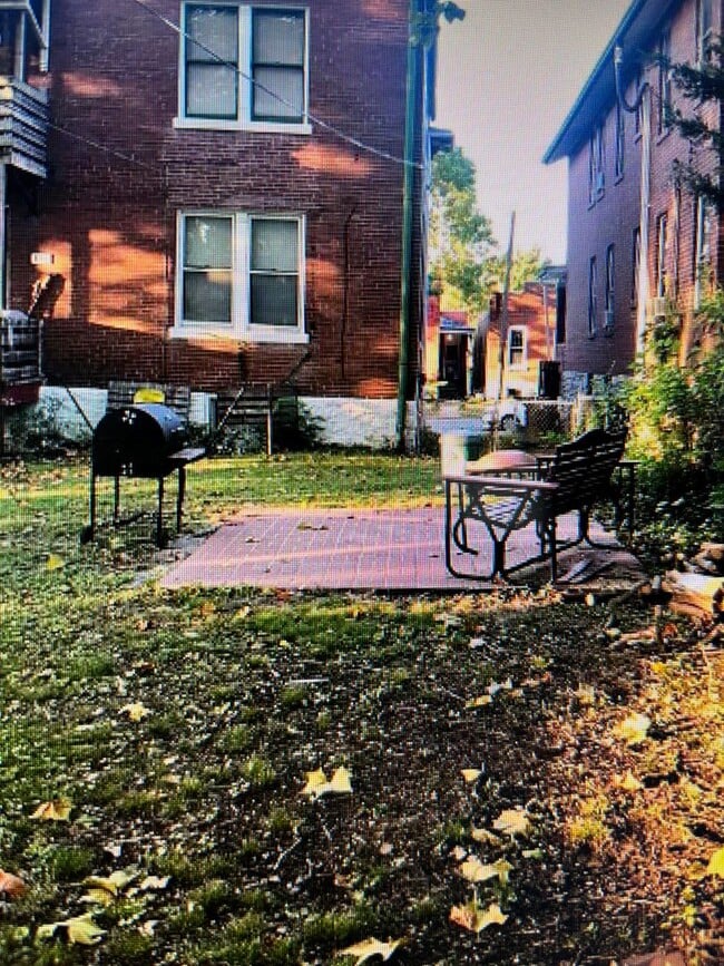 Building Photo - 3224 Taft Ave