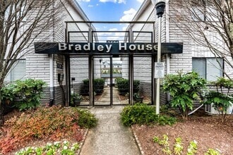 Building Photo - 3501 Roswell Rd