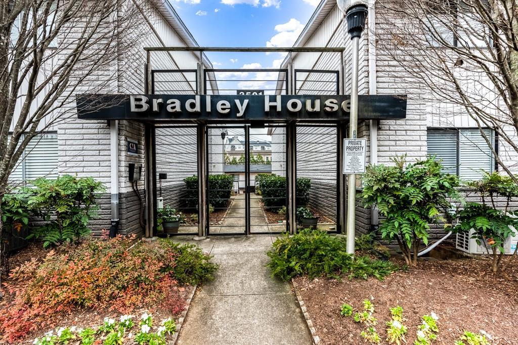 Primary Photo - 3501 Roswell Rd