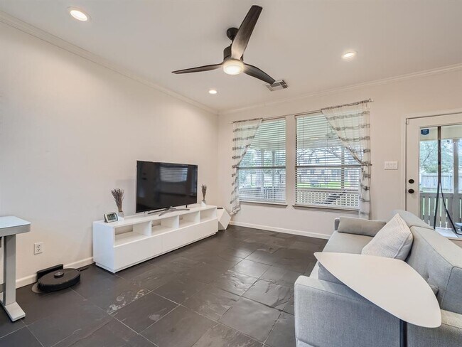 Building Photo - 8001 Rimini Trail