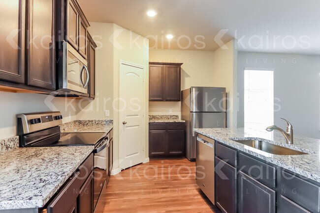 Foto del edificio - 805 St. James Place.
