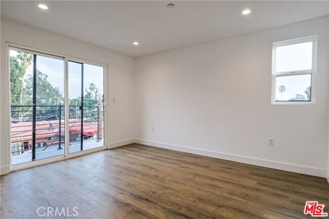 Foto del edificio - 10810 Hesby St