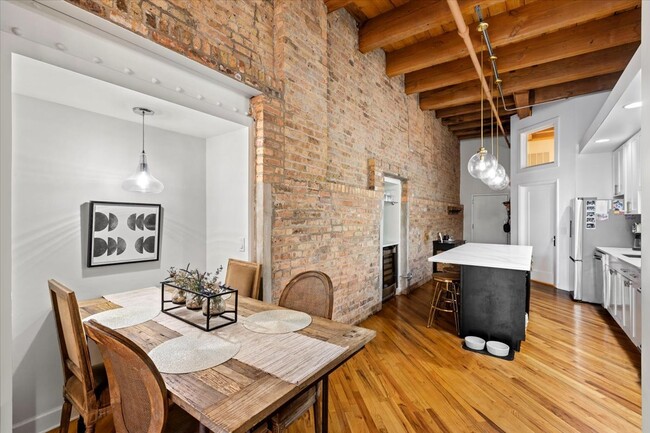 Foto del edificio - 616 W Fulton St