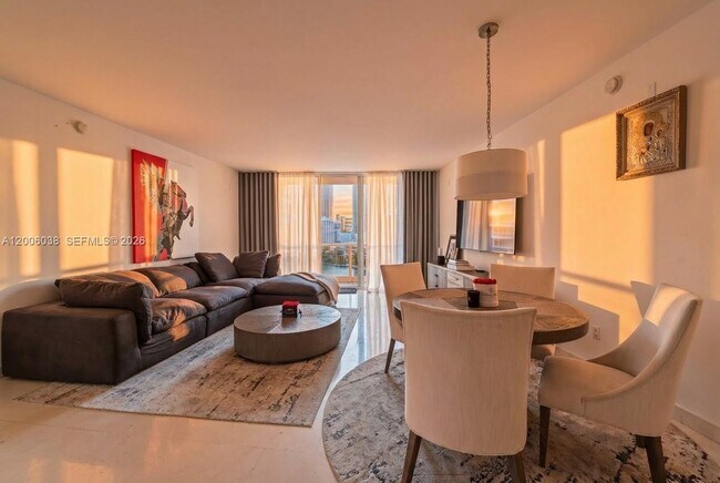 Foto del edificio - 901 Brickell Key Blvd