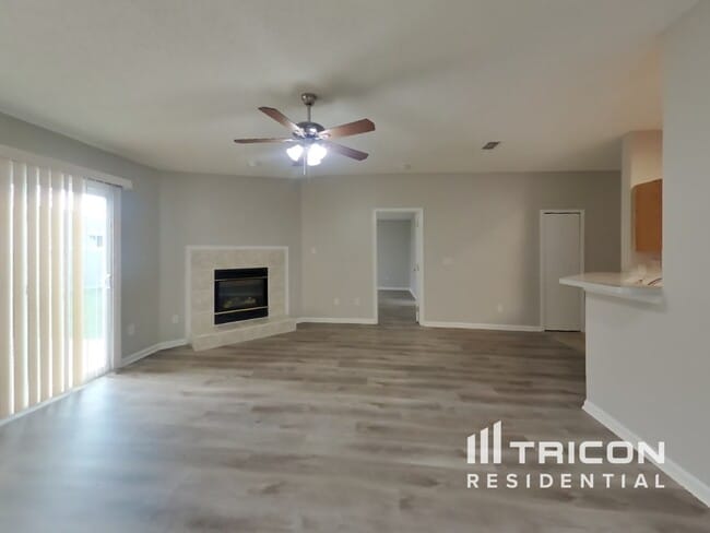 Building Photo - 3424 International Village Dr W