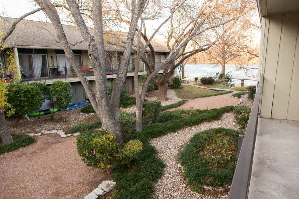 Foto principal - 500 E Riverside Dr