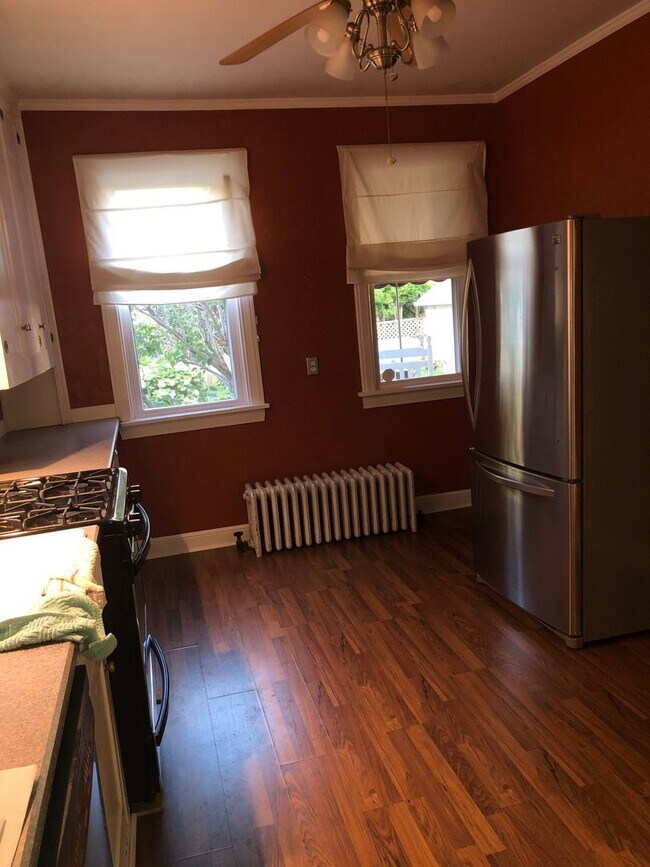 Foto del edificio - 3 br, 1.5 bath House - 710 Cherry St