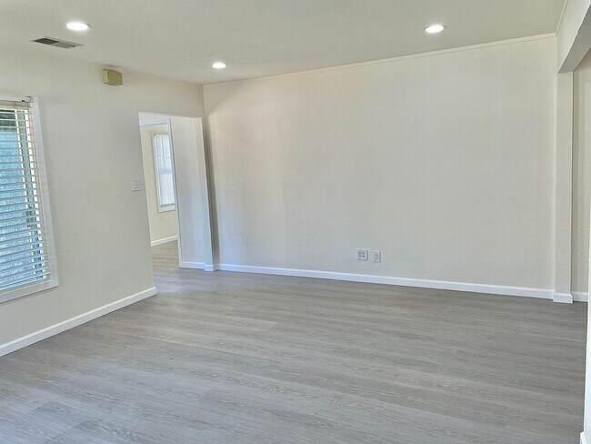 Foto del edificio - 21421 Rizzo Ave
