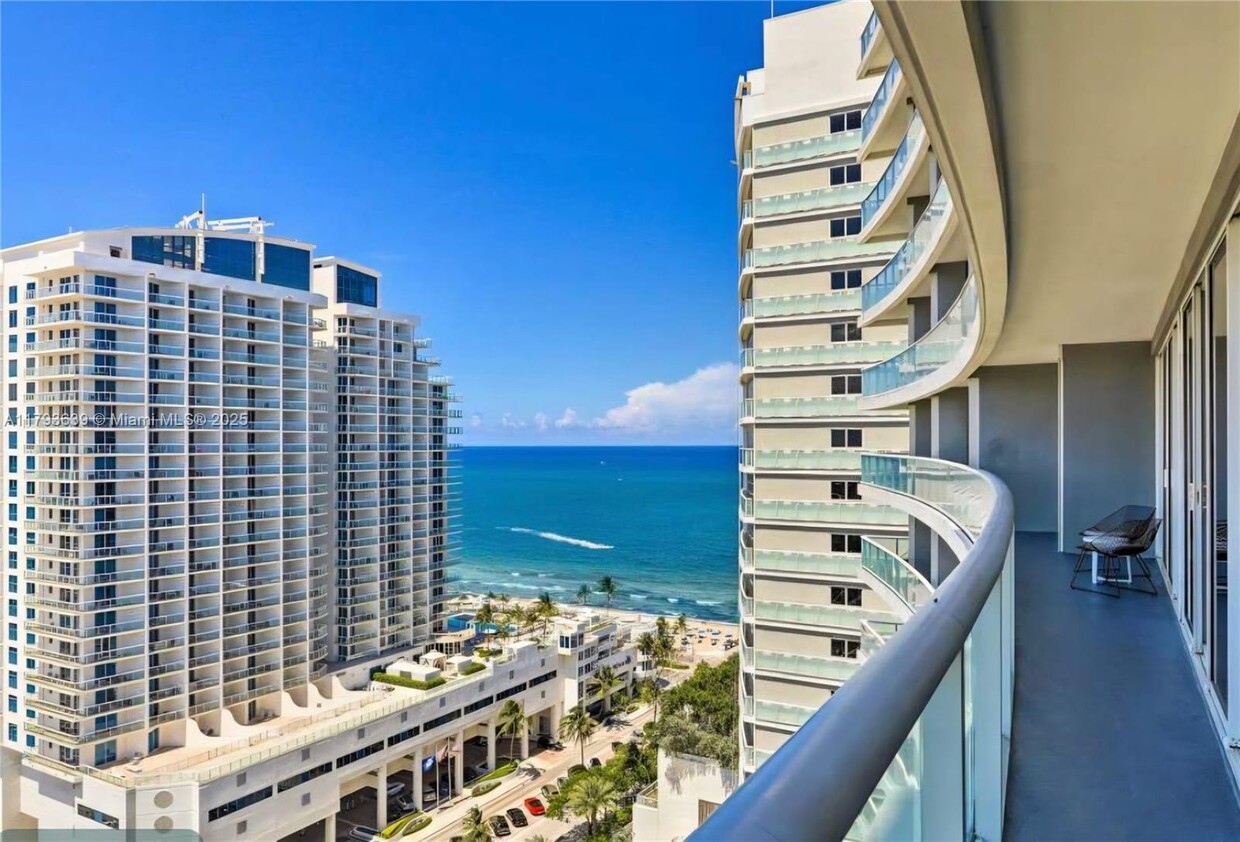 Foto principal - 3101 Bayshore Dr