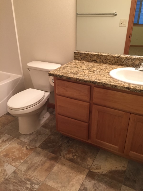 Foto del edificio - 1070 Klaskanine Ave