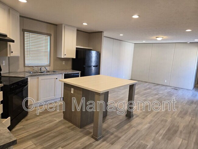 Foto del edificio - 4511 Dirt Rd