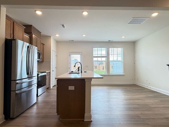 Foto del edificio - 3 Bedroom One Garage Single Family
