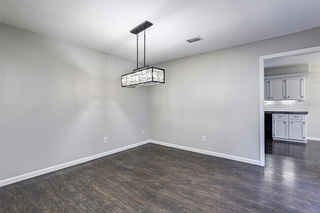 Building Photo - 15614 Oldridge Dr