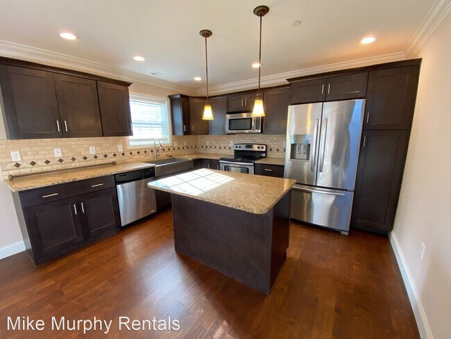 Building Photo - 3 br, 2.5 bath House - 2177 Versailles Drive