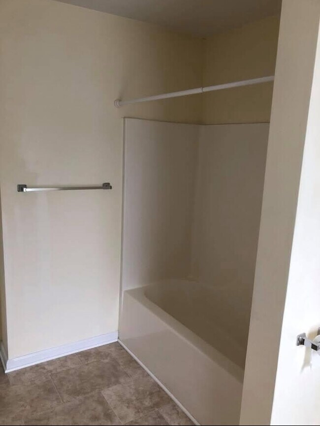 Foto del edificio - 106 W Railroad Ave