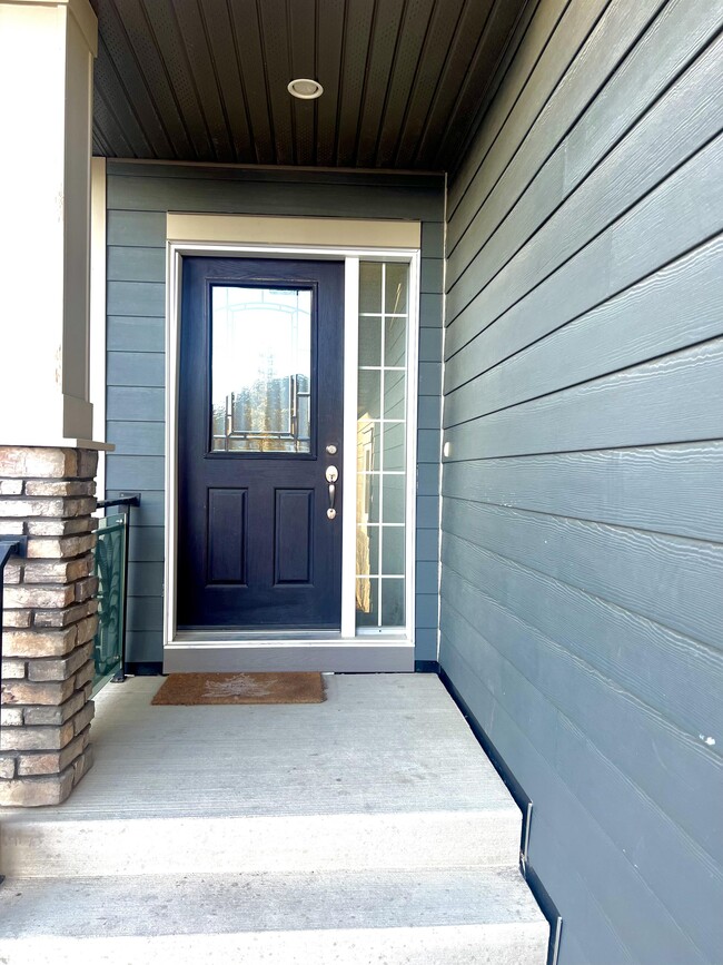 Building Photo - 1311 Denham Crescent