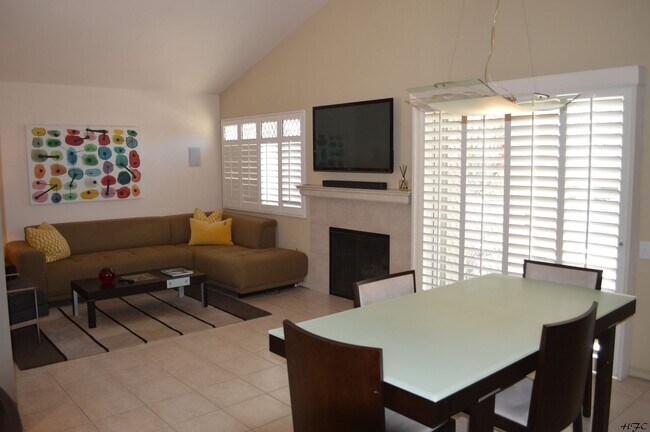 Foto del edificio - PALM SPRINGS OASIS HOME - FURNISHED - Avai...