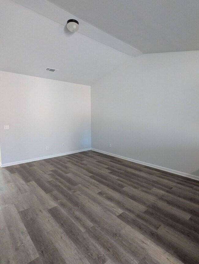 Building Photo - Beautiful 2 Bedroom 2 Bath off of Meriweather Road. *Coming Soon*