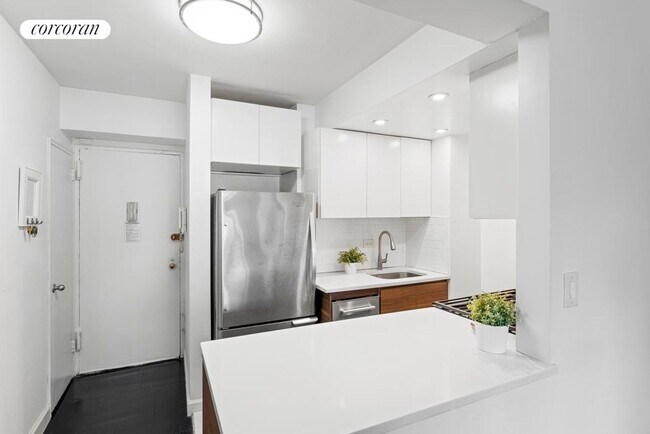 Building Photo - 288 Lexington Ave