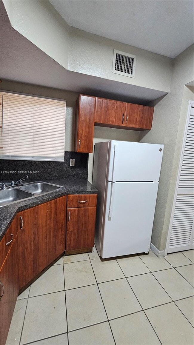 Foto del edificio - 785 SW 6th Pl