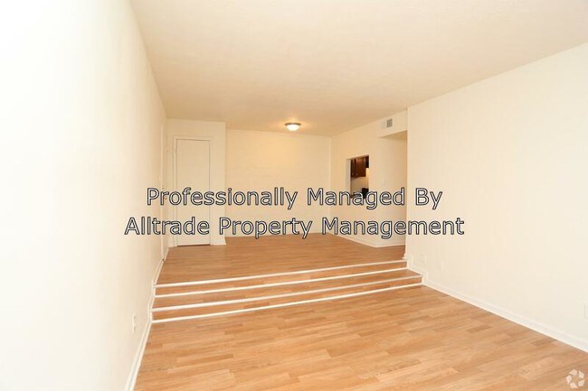 Building Photo - 1760 McCullough Dr