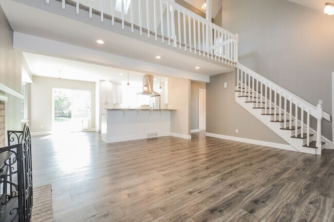 Foto del edificio - Beautiful 3 Bed / 2 Bath Single Family Hom...