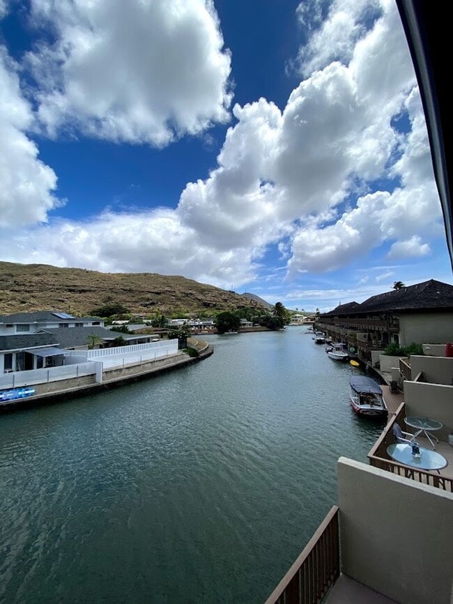 Building Photo - Hawaii Kai - The COLONY MARINA:  Lovely townhouse with spacious 4 bedrooms, 3 bath, 2 covered par...