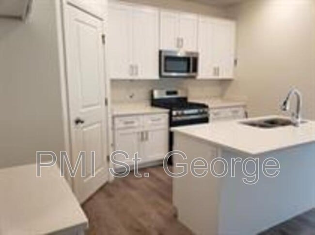 Building Photo - 350 W Old Hwy 91