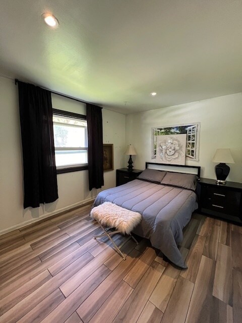 Building Photo - 129 Highbury Dr