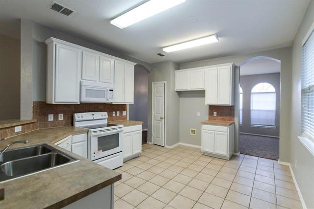 Foto del edificio - 12661 Oakwood Cir