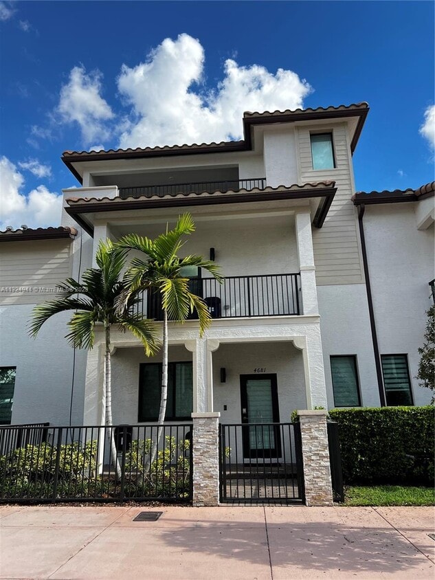 4681 NW 84th Ave, Doral, FL 33166 Townhome Rentals in Doral FL