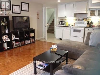 Building Photo - 17 Blue Forest Dr