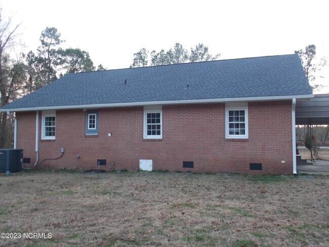 Foto del edificio - 1990 White Oak River Rd