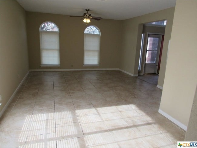 Building Photo - 511 Chinook Cir
