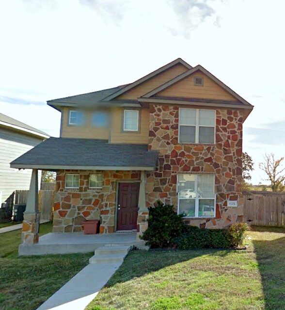 Property entrance - 4126 McFarland Dr