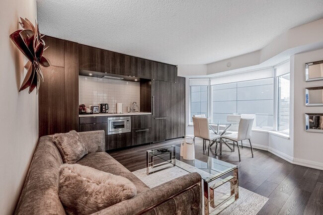 Photo du bâtiment - 116 B Yorkville Ave