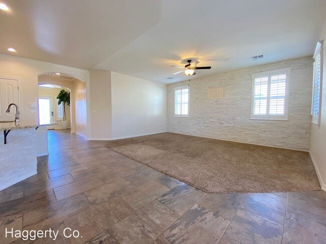 Building Photo - 3 br, 2 bath House - 12776 Runway