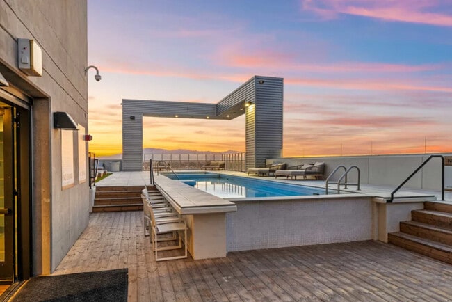 Building Photo - The Malibu