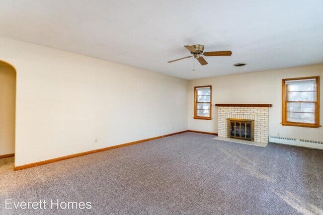 Foto del edificio - 3 br, 2 bath House - 404 E Meadowmere St