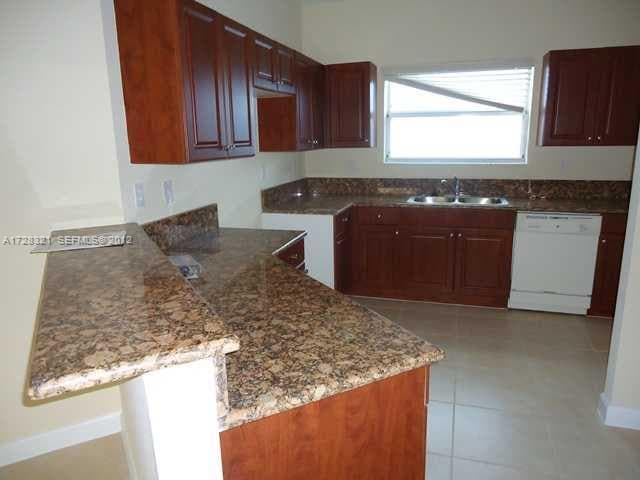 Foto del edificio - 3656 NE 3rd Ct
