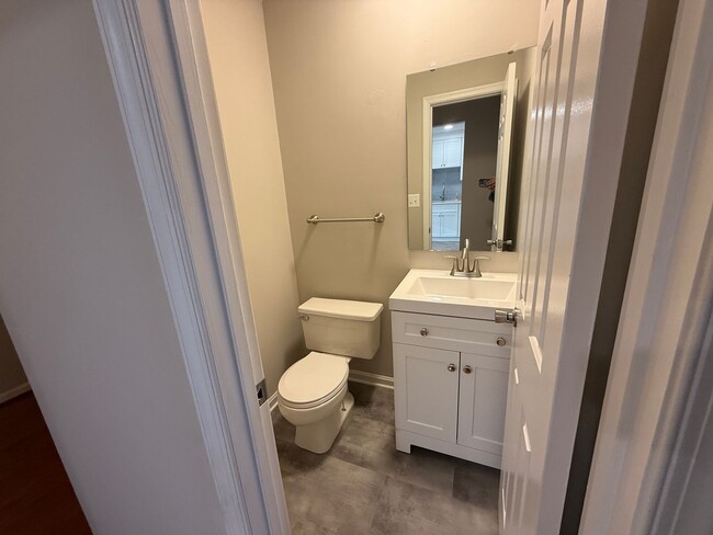 Foto del edificio - Updated 3BR Home in Sought-After Mays Chap...